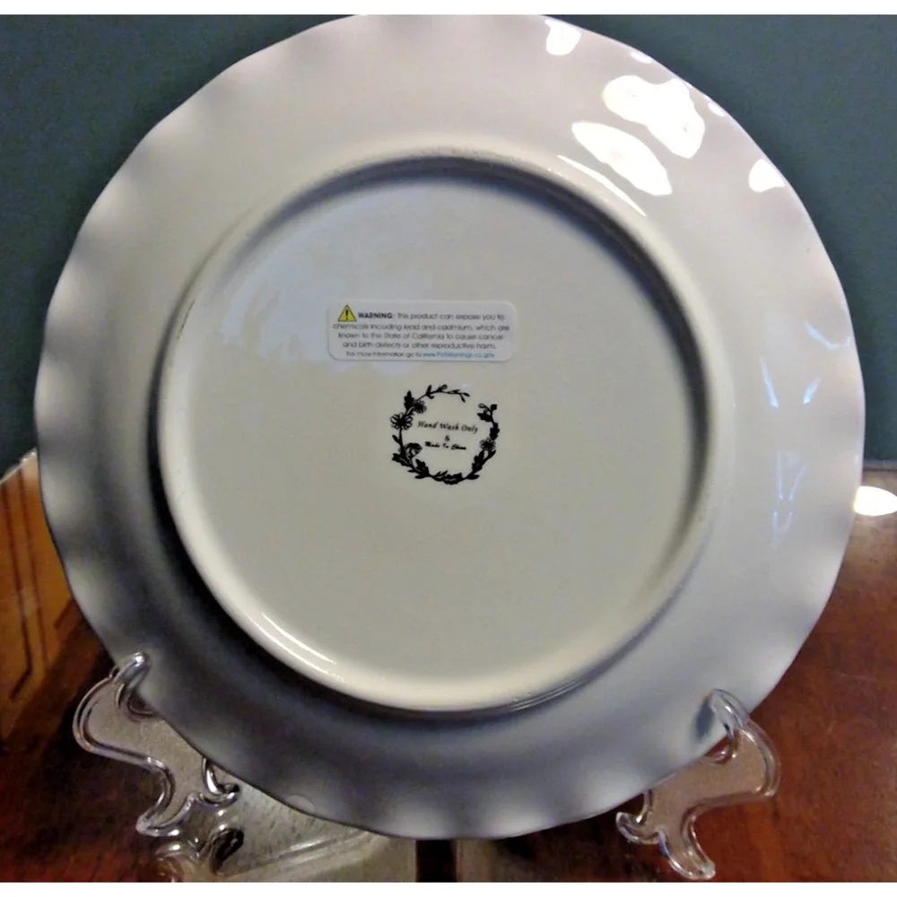 Maxcera Green Toile Rabbit Bunny 9.25” Luncheon Salad Plates Scalloped NEW 12